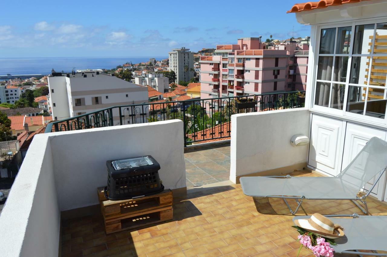 Top Floor With Balcony In Funchal Kültér fotó